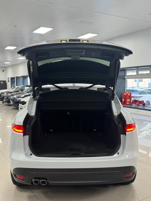 Used Jaguar F-Pace 2017 for sale - 76106024: Photo 15