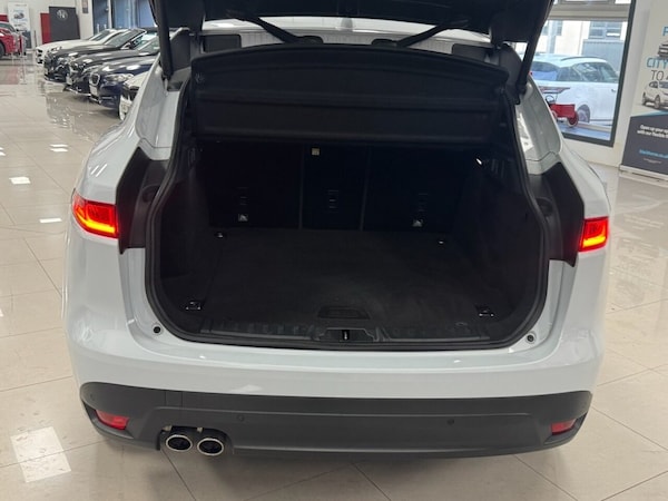 Used Jaguar F-Pace 2017 for sale - 76106024: Photo 16