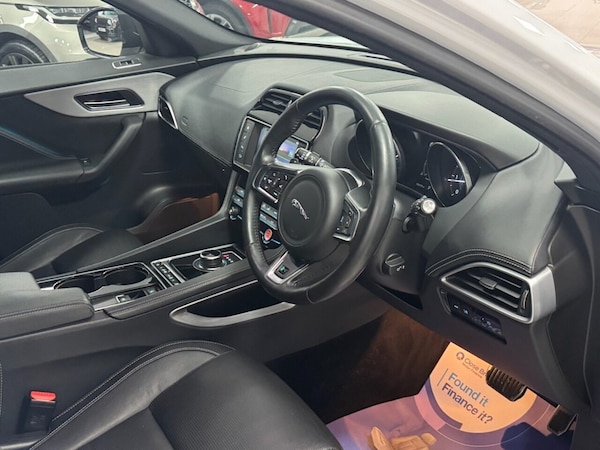Used Jaguar F-Pace 2017 for sale - 76106024: Photo 21