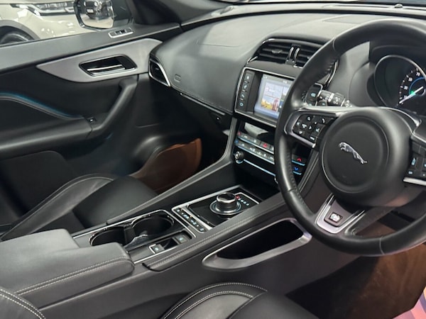 Used Jaguar F-Pace 2017 for sale - 76106024: Photo 27