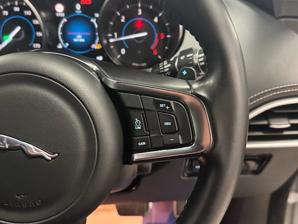 Used Jaguar F-Pace 2017 for sale - 76106024: Photo 30