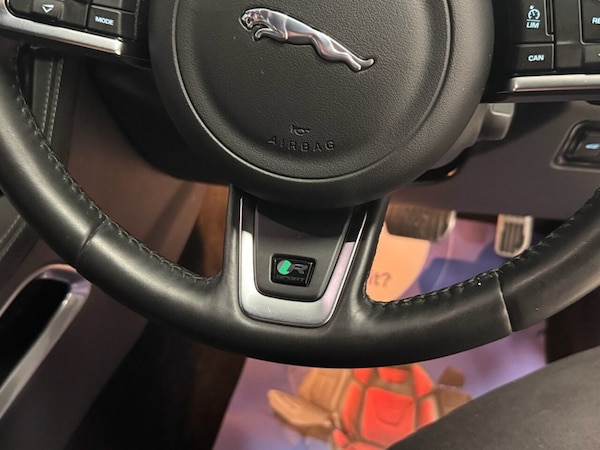 Used Jaguar F-Pace 2017 for sale - 76106024: Photo 32