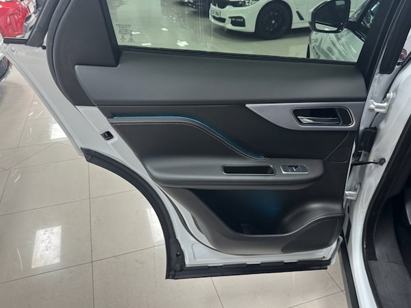 Used Jaguar F-Pace 2017 for sale - 76106024: Photo 41