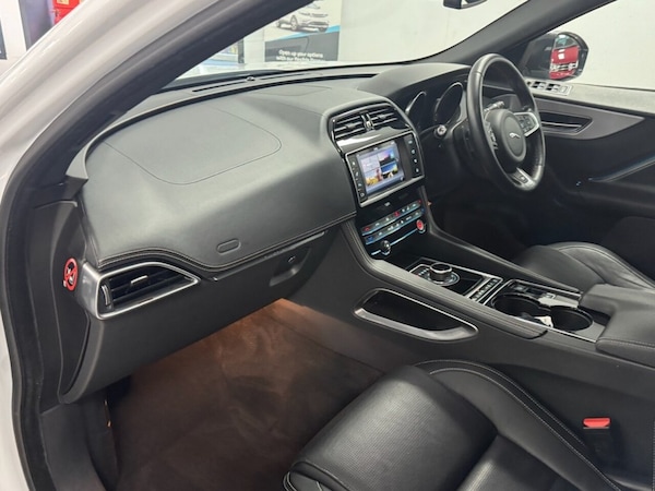 Used Jaguar F-Pace 2017 for sale - 76106024: Photo 44