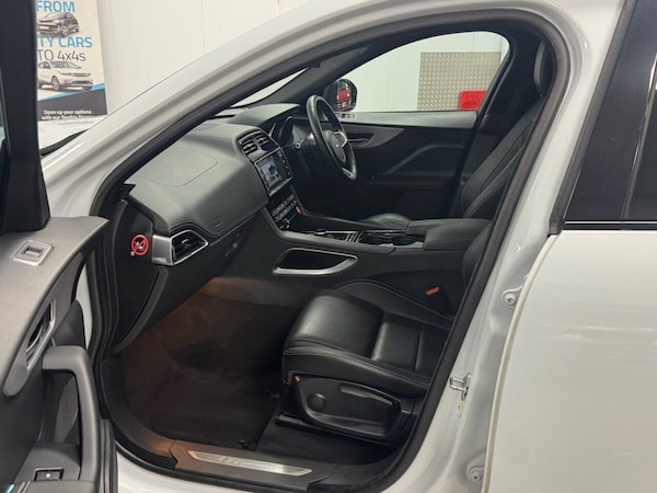Used Jaguar F-Pace 2017 for sale - 76106024: Photo 45