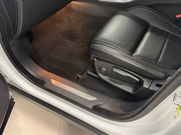 Used Jaguar F-Pace 2017 for sale - 76106024: Photo 46