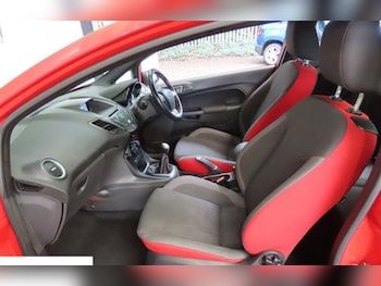 Used Ford Fiesta 2016 for sale - 76147906: Photo 2
