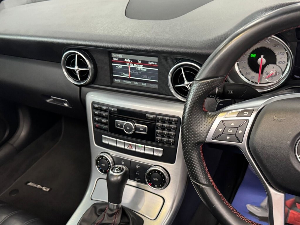 Used Mercedes-Benz SLK 2015 for sale - 76105950: Photo 32