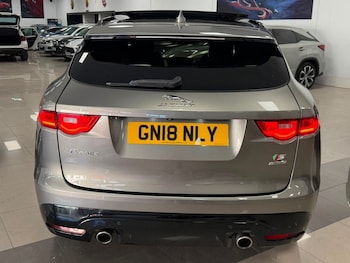 Used Jaguar F-Pace 2018 for sale - 79494363: Photo