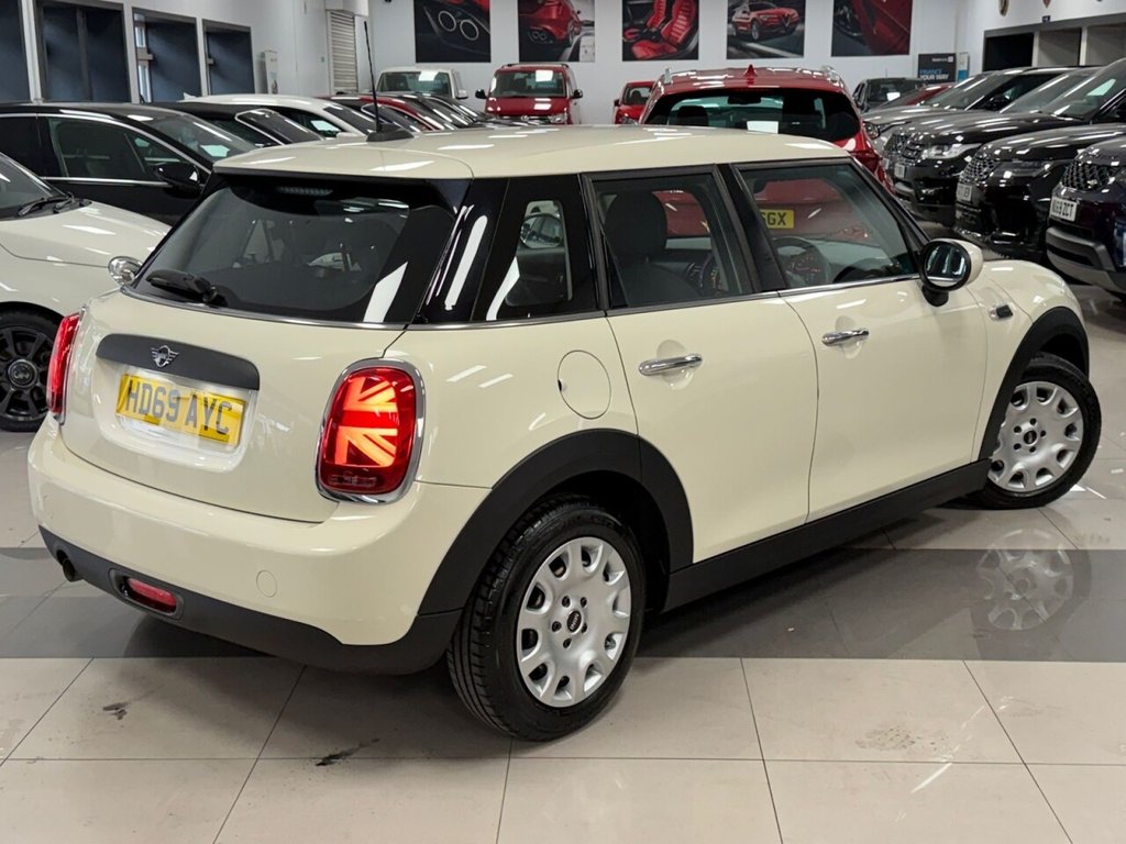 Used MINI Hatch 2019 for sale - 76323052: Photo 2