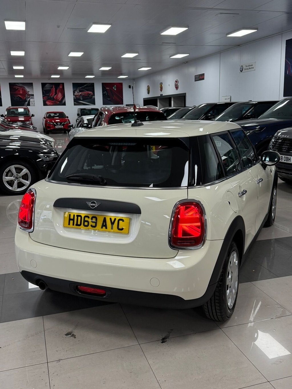 Used MINI Hatch 2019 for sale - 76323052: Photo 4