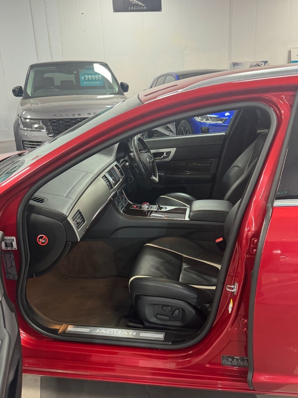 Used Jaguar XF 2014 for sale - 76496234: Photo 43