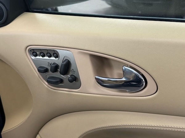 Used Jaguar XKR 2006 for sale - 74904761: Photo 25