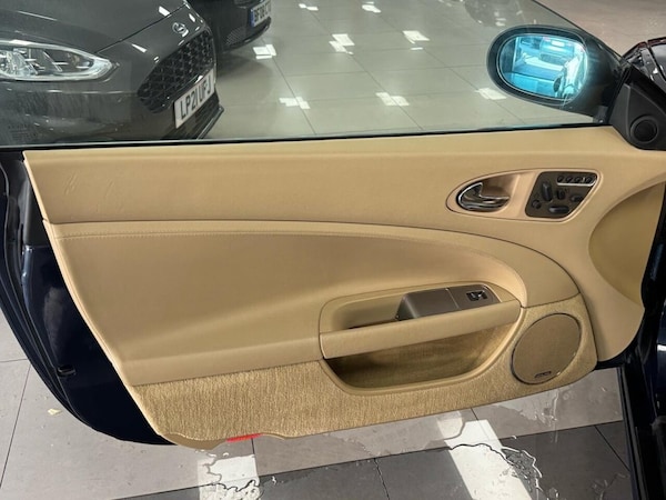 Used Jaguar XKR 2006 for sale - 74904761: Photo 37