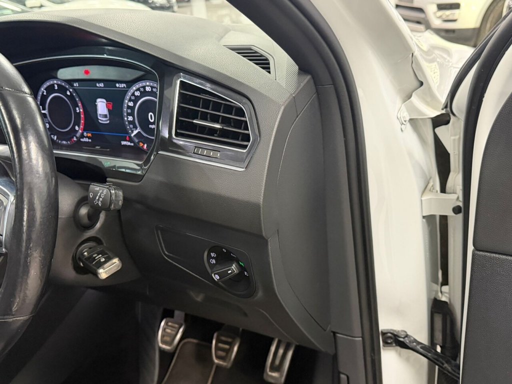 Used Volkswagen Tiguan 2018 for sale - 77161939: Photo 28
