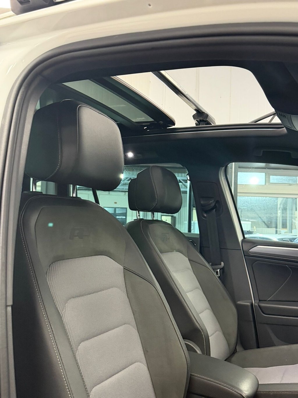 Used Volkswagen Tiguan 2018 for sale - 77161939: Photo 29