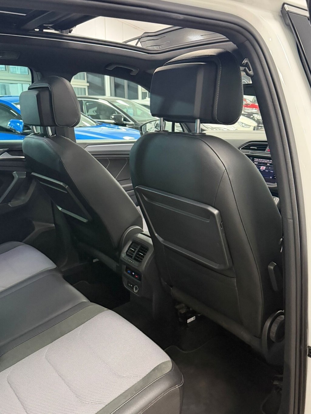 Used Volkswagen Tiguan 2018 for sale - 77161939: Photo 41