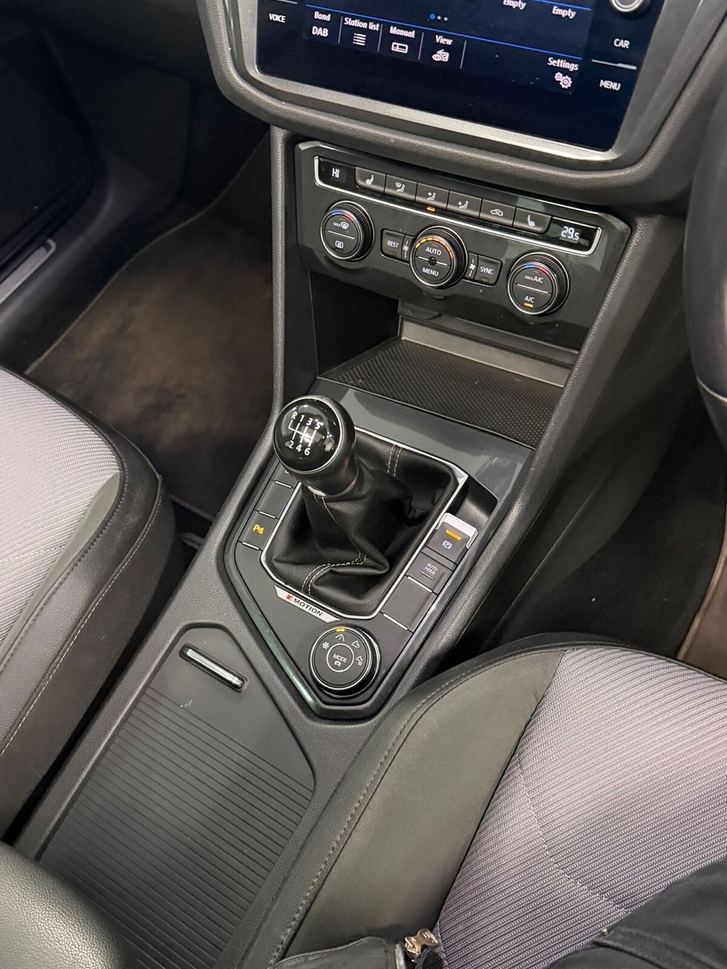 Used Volkswagen Tiguan 2018 for sale - 77161939: Photo 42