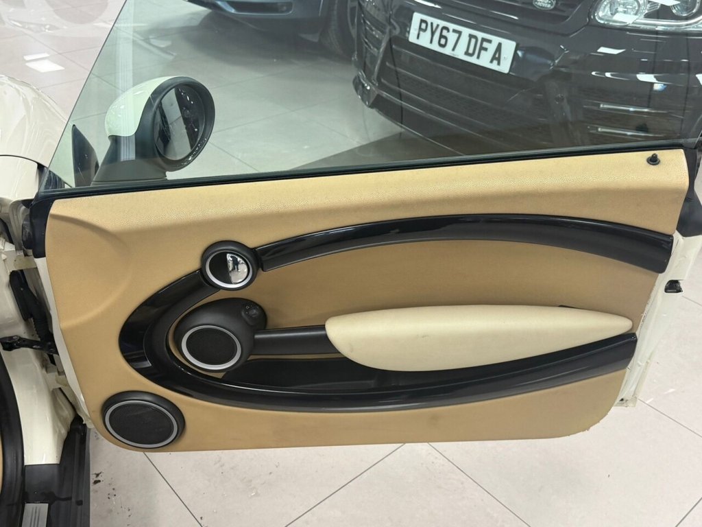 Used MINI Convertible 2010 for sale - 78219324: Photo 19