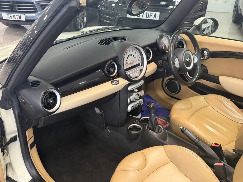 Used MINI Convertible 2010 for sale - 78219324: Photo 23