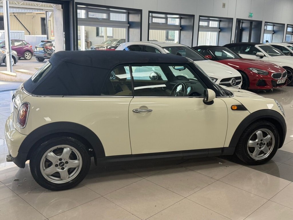 Used MINI Convertible 2010 for sale - 78219324: Photo 40