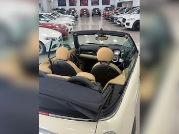 Used MINI Convertible 2010 for sale - 78219324: Photo