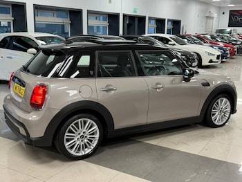 Used MINI Hatch 2021 for sale - 76147667: Photo