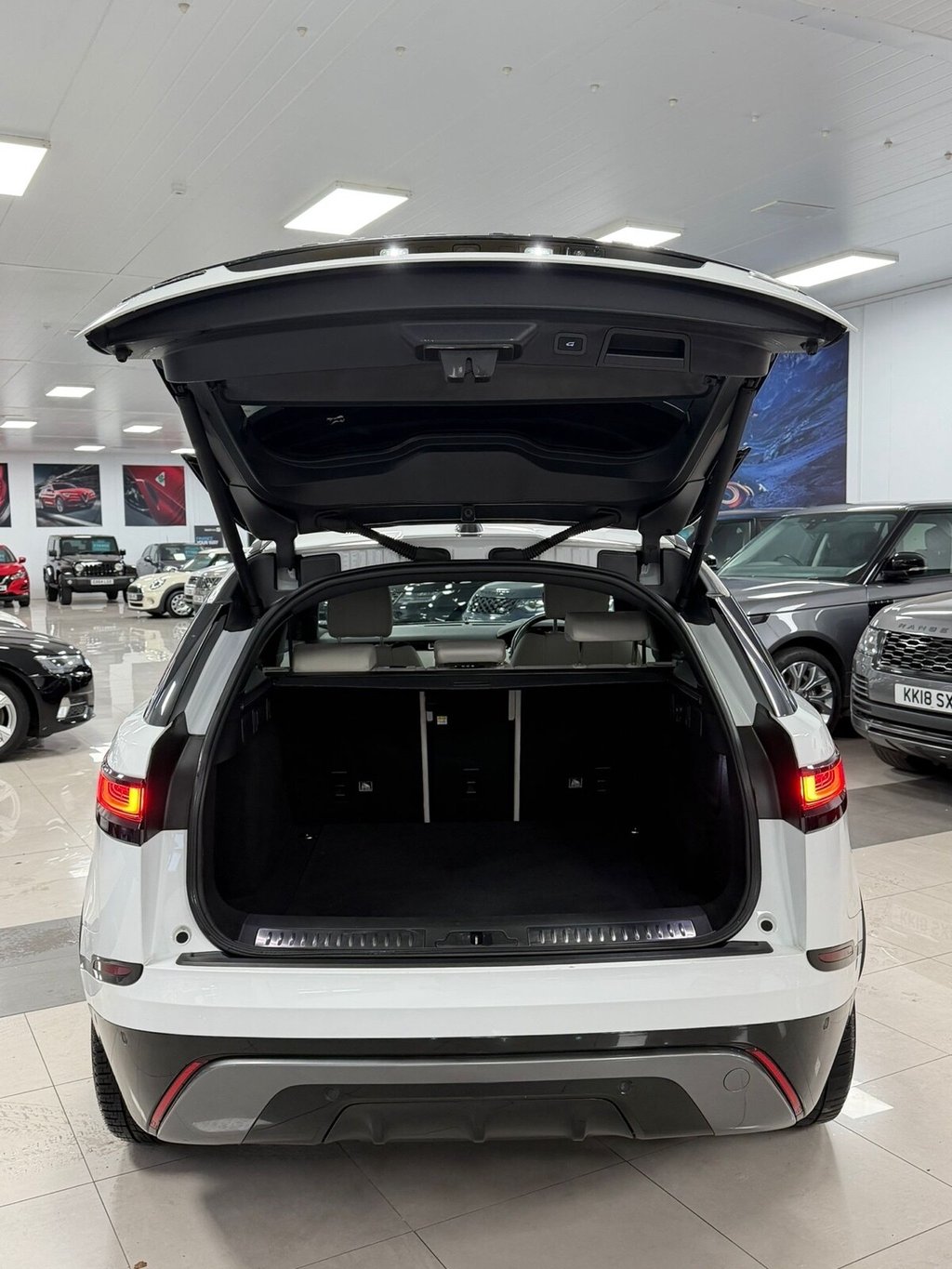 Used Land Rover Range Rover Velar 2019 for sale - 76375956: Photo 8