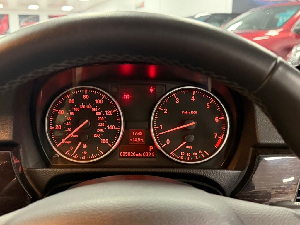 Used BMW 3 Series 2011 for sale - 76454749: Photo 32