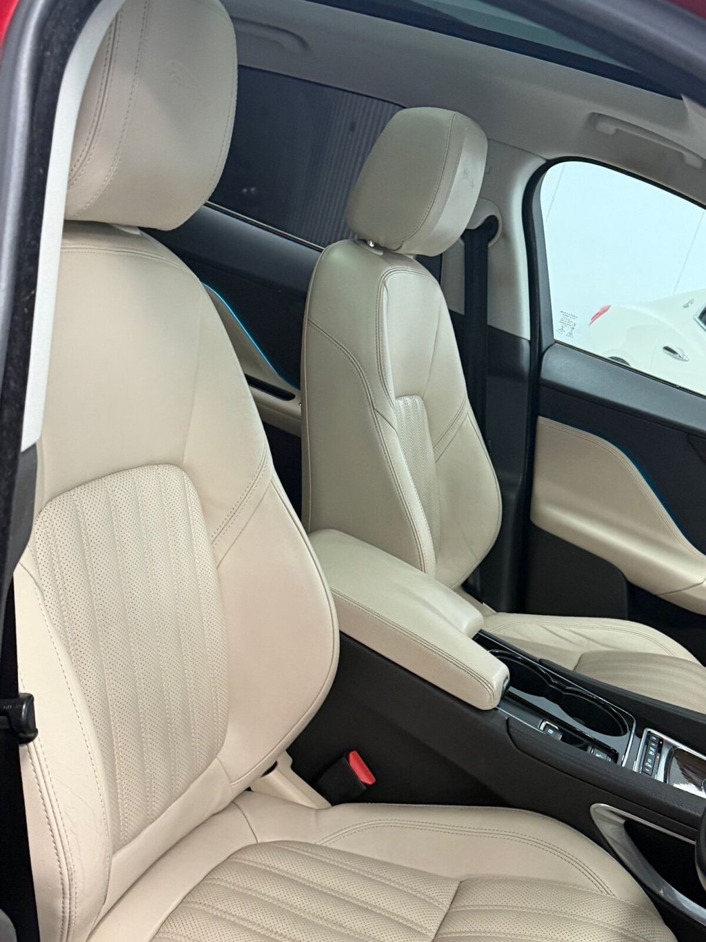 Used Jaguar F-Pace 2016 for sale - 77919811: Photo 31