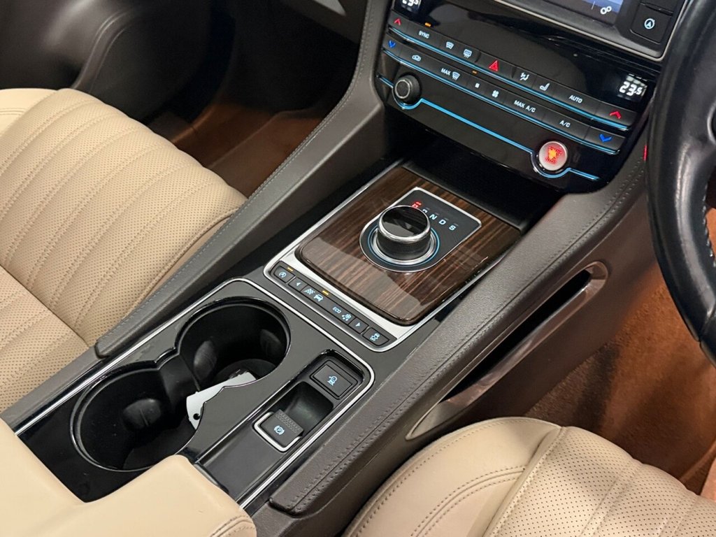 Used Jaguar F-Pace 2016 for sale - 77919811: Photo 35