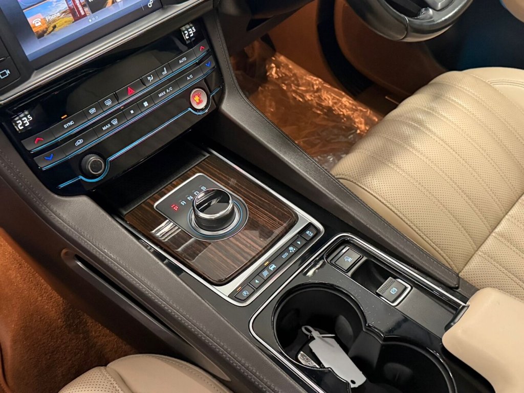 Used Jaguar F-Pace 2016 for sale - 77919811: Photo 49