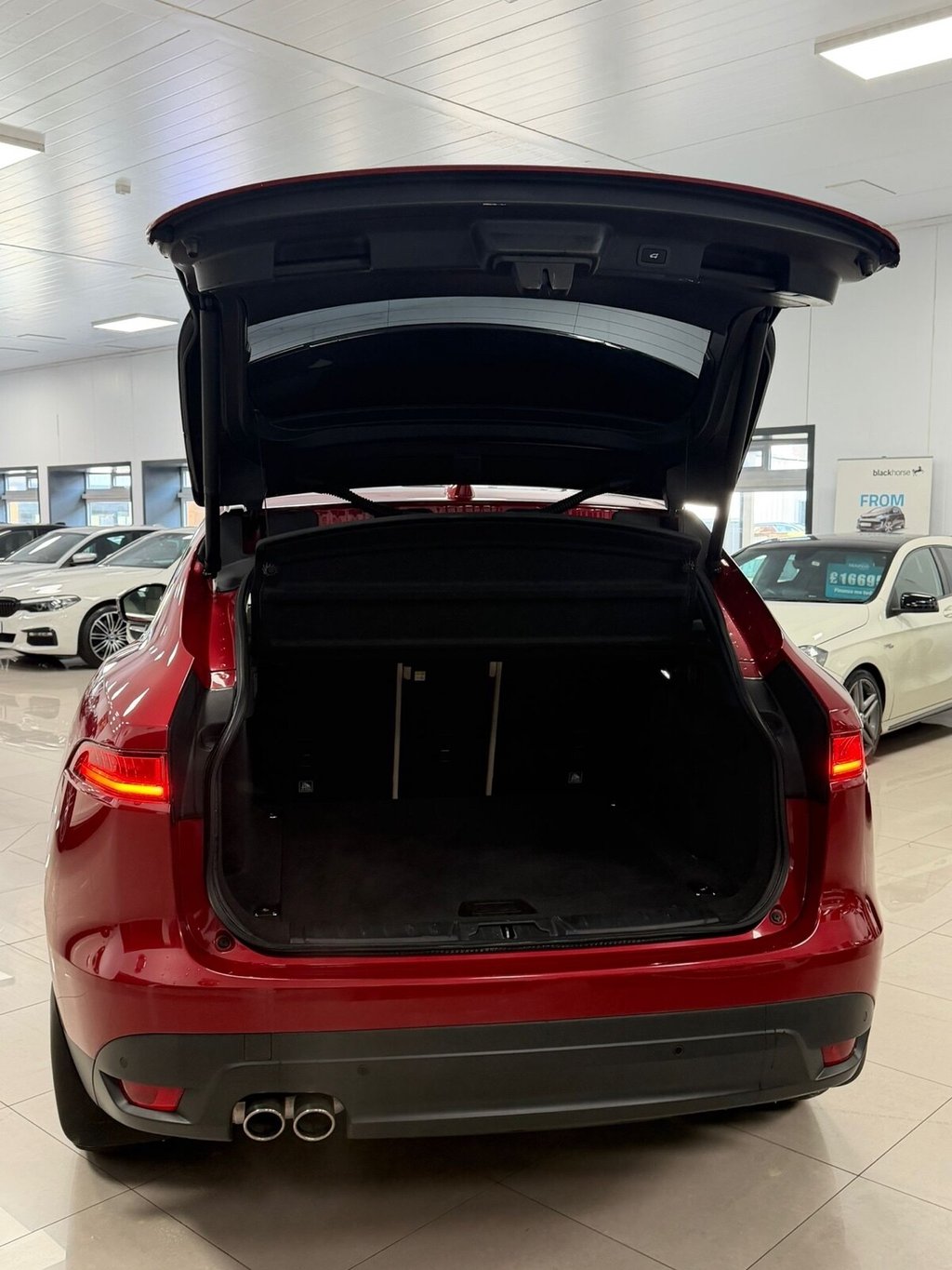 Used Jaguar F-Pace 2016 for sale - 77919811: Photo 6