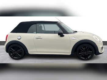 Used MINI Convertible 2016 for sale - 76950612: Photo