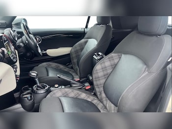 Used MINI Convertible 2016 for sale - 76950612: Photo