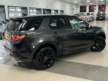 Used Land Rover Discovery Sport 2017 for sale - 76570029: Photo