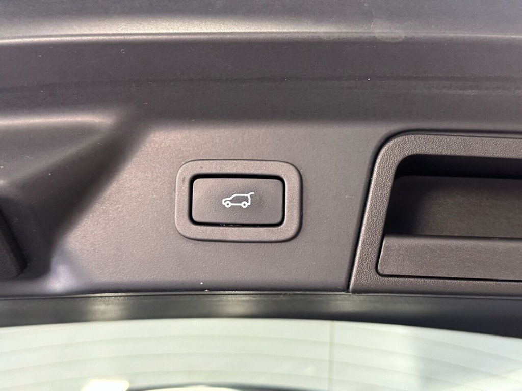 Used Land Rover Range Rover Velar 2018 for sale - 77669045: Photo 16