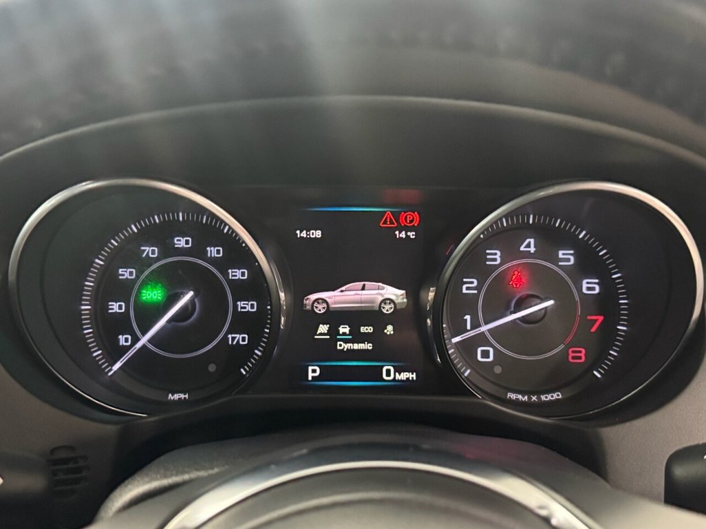 Used Jaguar XE 2015 for sale - 76950240: Photo 30