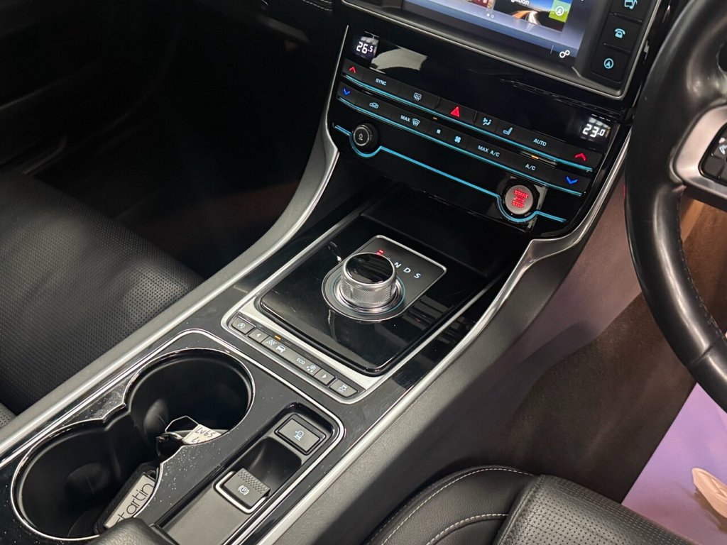 Used Jaguar XE 2015 for sale - 76950240: Photo 35