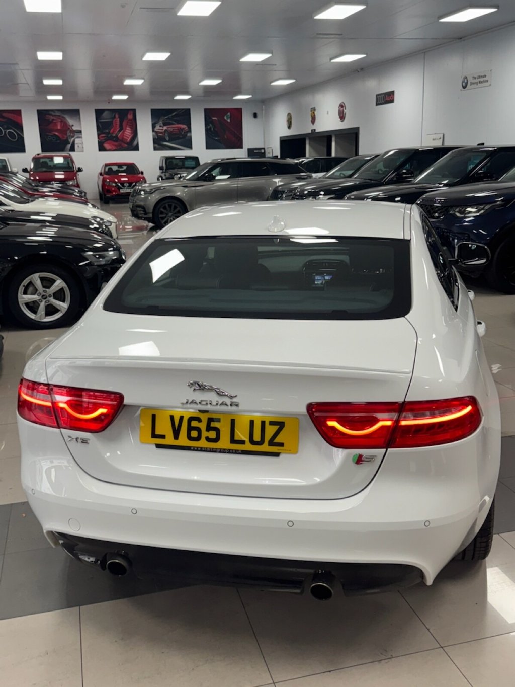 Used Jaguar XE 2015 for sale - 76950240: Photo 4
