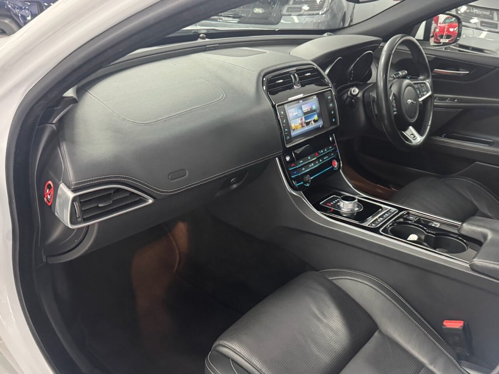 Used Jaguar XE 2015 for sale - 76950240: Photo 44