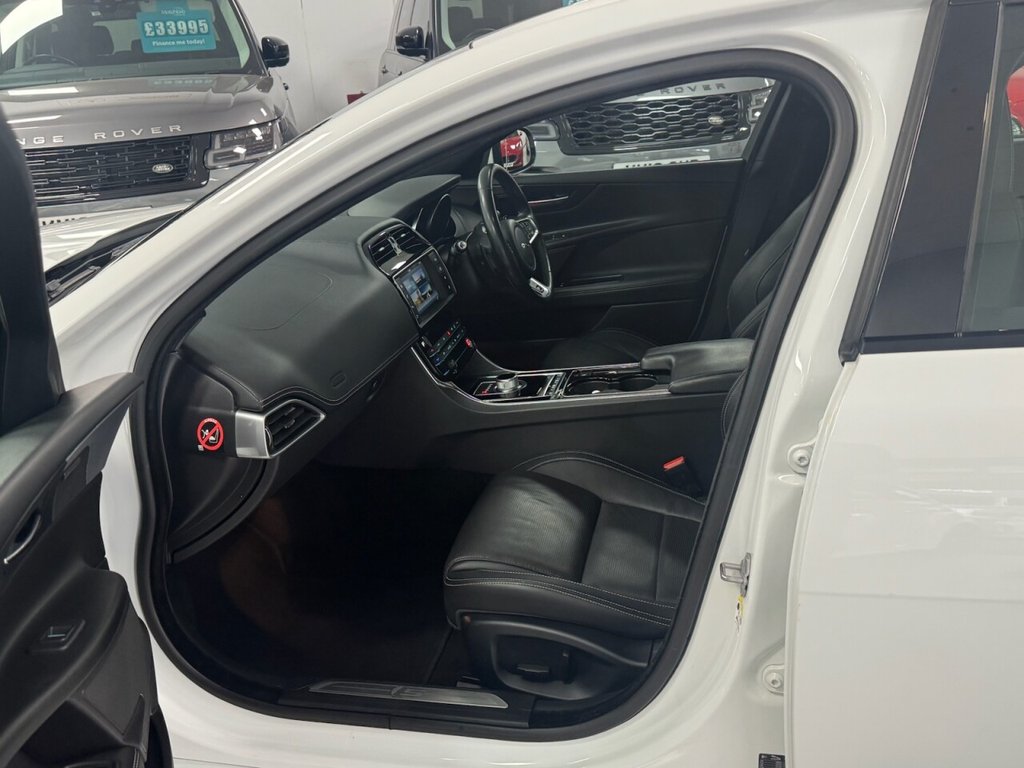 Used Jaguar XE 2015 for sale - 76950240: Photo 45