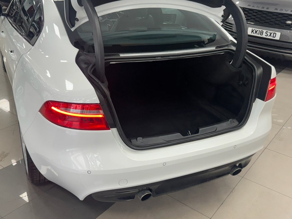 Used Jaguar XE 2015 for sale - 76950240: Photo 8