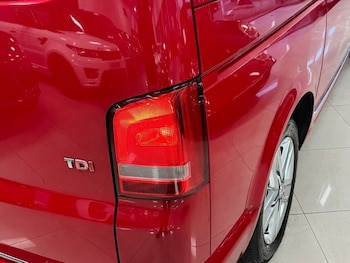 Used Volkswagen Caravelle 2010 for sale - 77666807: Photo