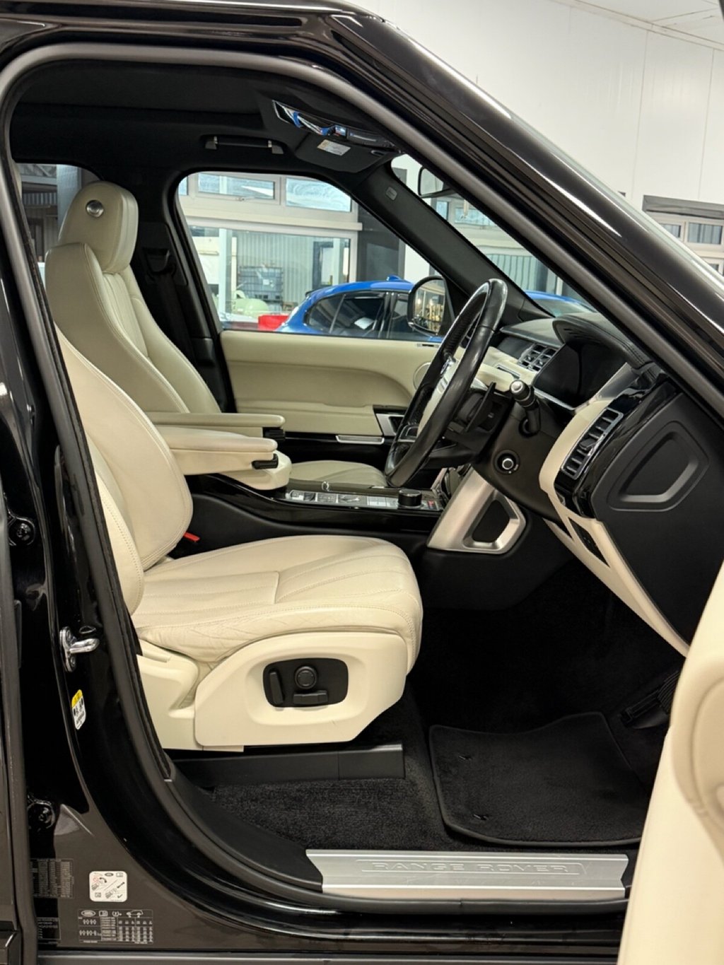 Used Land Rover Range Rover 2017 for sale - 77188635: Photo 10