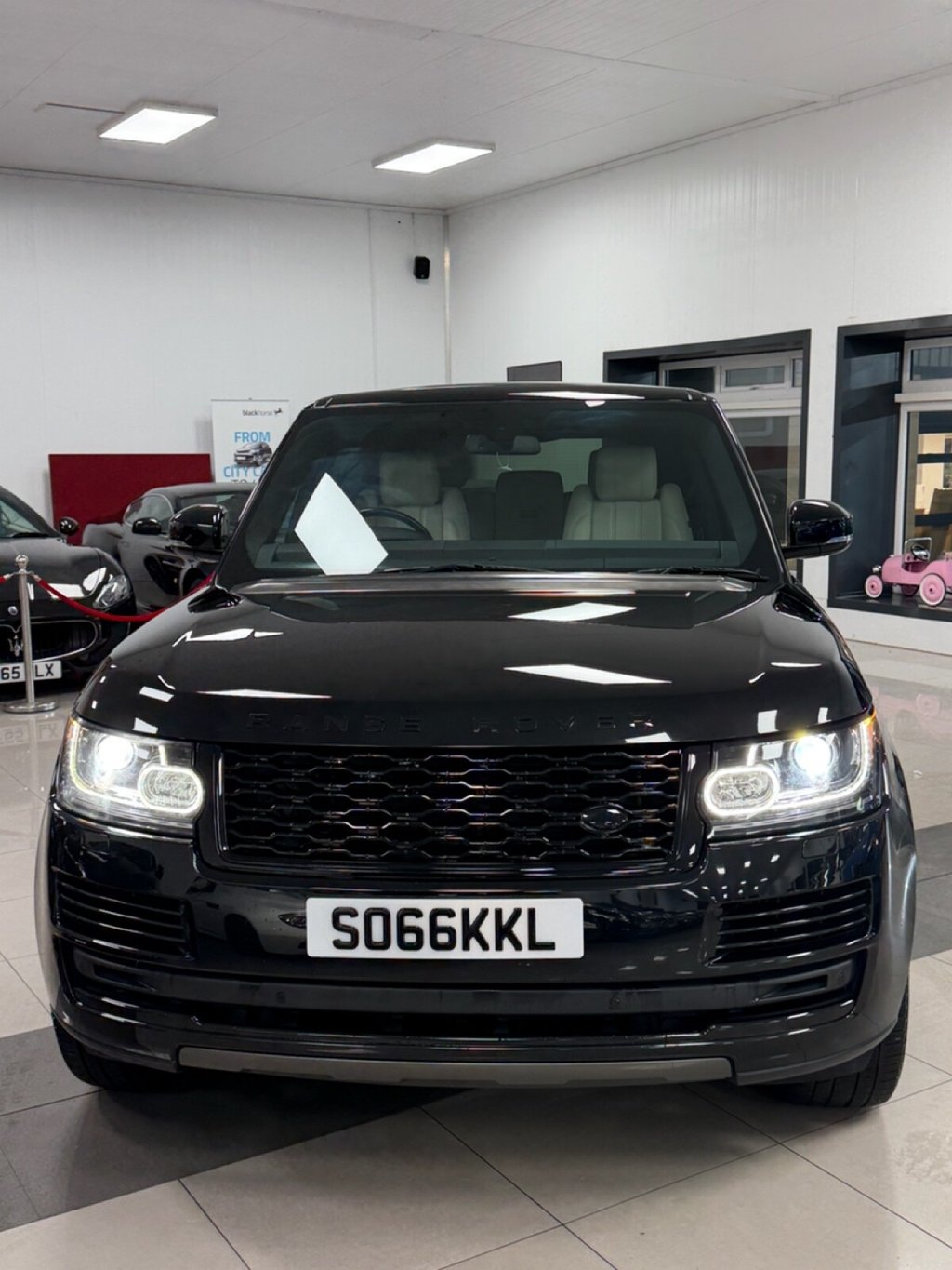 Used Land Rover Range Rover 2017 for sale - 77188635: Photo 8