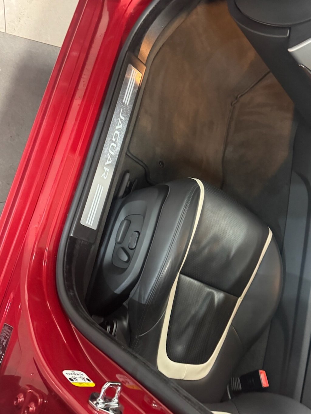 Used Jaguar XF 2014 for sale - 76582296: Photo 44