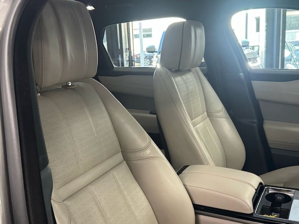 Used Land Rover Range Rover Velar 2019 for sale - 74916520: Photo 31