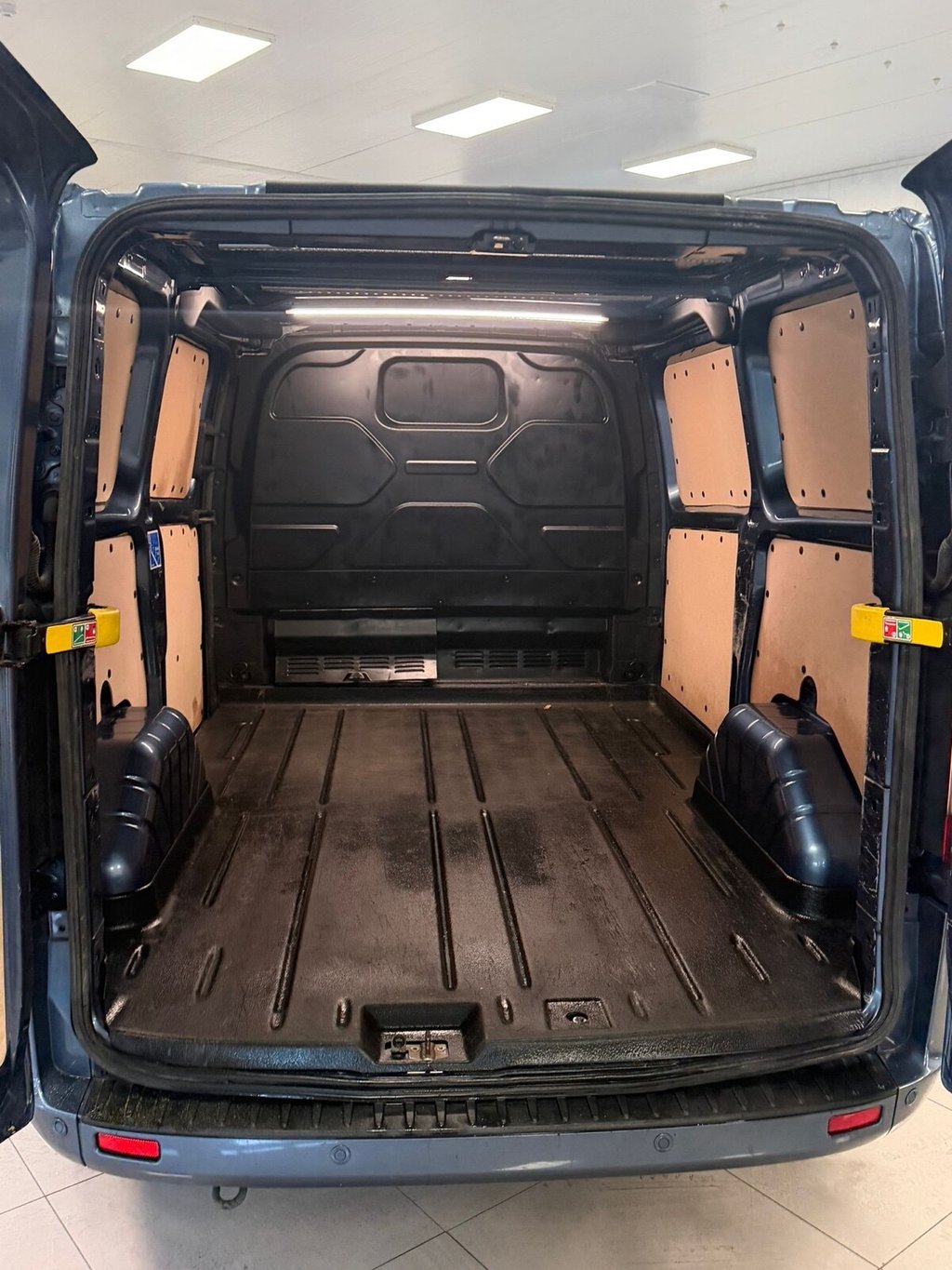 Used Ford Transit Custom 2023 for sale - 77642696: Photo 16