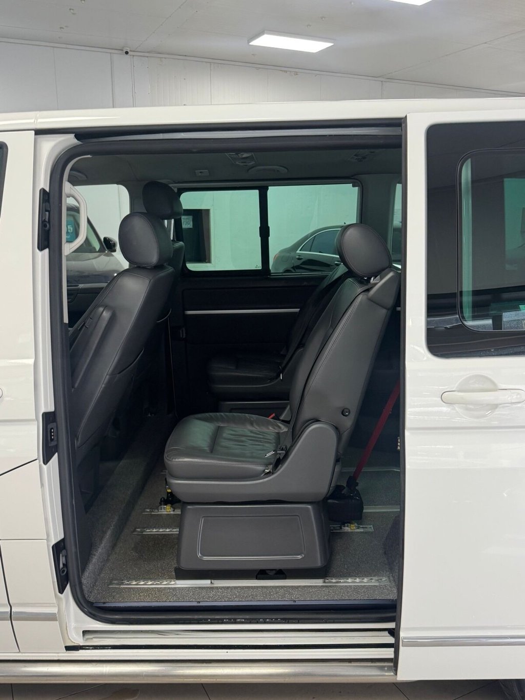 Used Volkswagen Caravelle 2011 for sale - 75896218: Photo 10